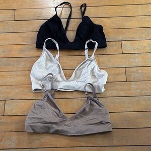 NWOT Women’s Seamless Triangle Bralette - Black, Cream, Taupe